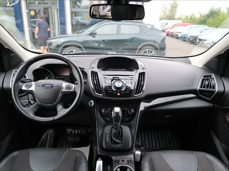 Ford Kuga 2,0 TDCi,120kW,Titanium,panora - fotka 17 z 27
