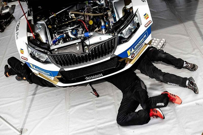 Pavel Štípek v sídle Pošumavského autoklubu