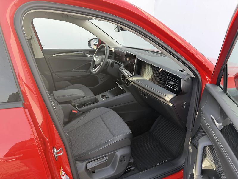 Volkswagen Tiguan (2025) People 7DSG mHEV 1,5eTSI - fotka 23 z 24