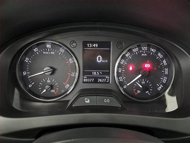 Škoda Rapid (2015) Spaceback 1.2 TSI, ČR,1.maj - fotka 11 z 18