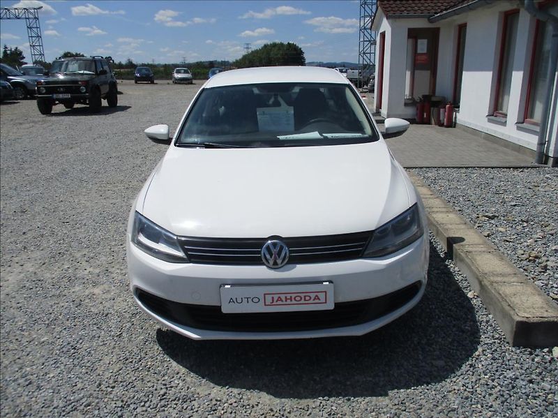 Volkswagen Jetta 1,6 TDI,klima,servis,1.maj,CZ, - fotka 2 z 27