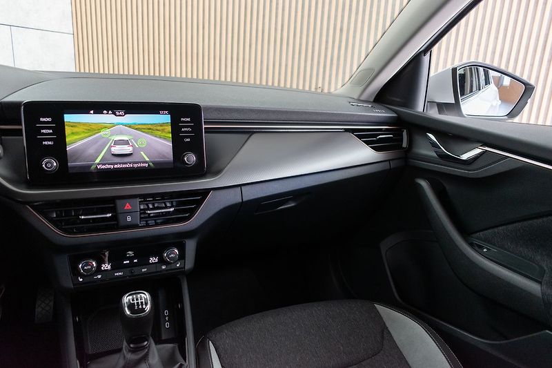 Škoda Scala 1.0 TSI STYLE PLUS*DPH*ČR* - fotka 9 z 39