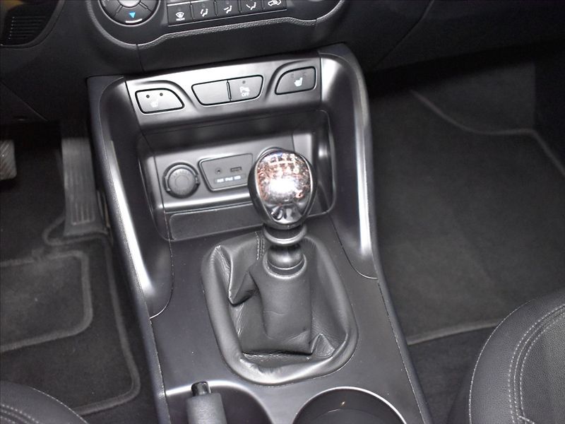 Hyundai ix35 1,7 CRDI Výhřevy - fotka 13 z 20