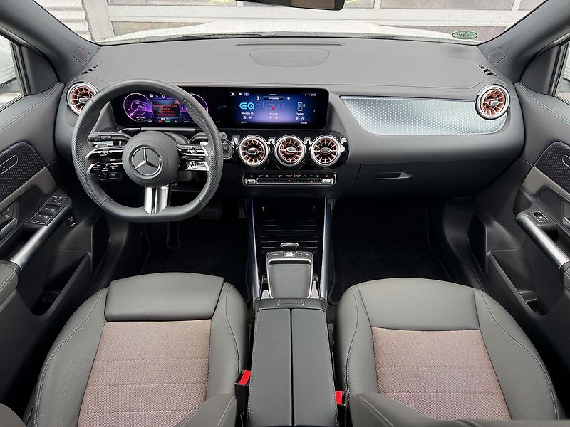 Mercedes-Benz EQA 250+ - fotka 16 z 32