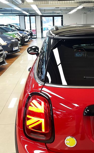 Mini Cooper SE, 135 kW, CHILLI RED, ČR - fotka 24 z 29