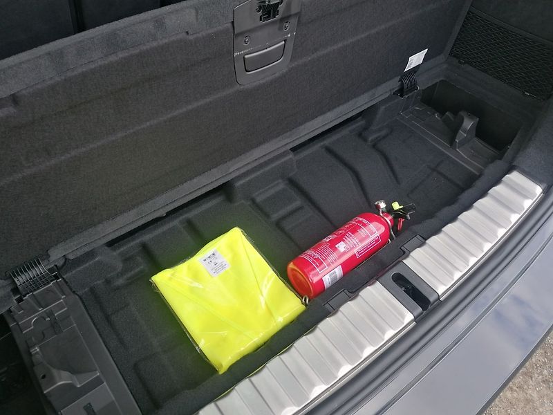 BMW Řada 3 (2020) 2.0 318D A/T Kůže - fotka 38 z 44
