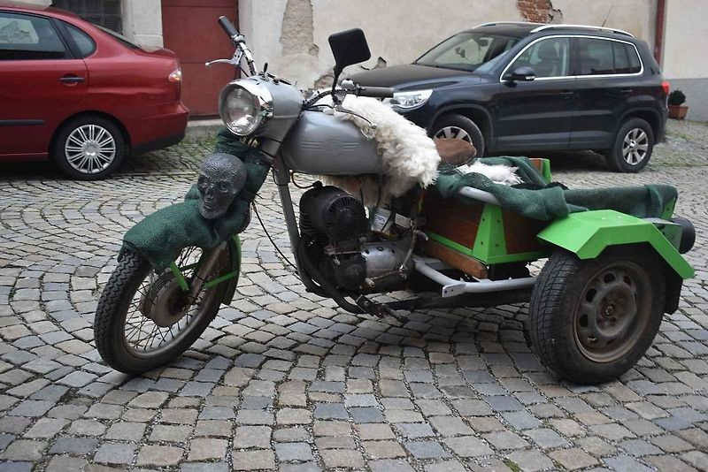 Krampusové a ďábelská vozidla