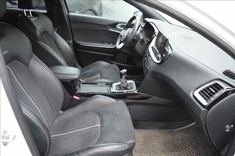 Kia Ceed (2020) 1,4 T-GDI - fotka 16 z 18