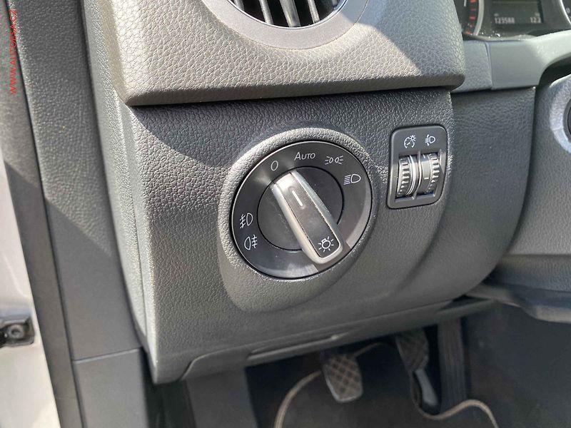 Volkswagen Tiguan (2015) 1.4 TSi, Lounge, navi - fotka 15 z 19