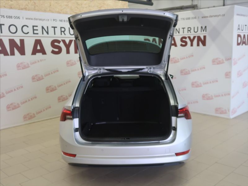 Škoda Octavia 2,0 TDI DSG 1.majitel CZ - fotka 7 z 34