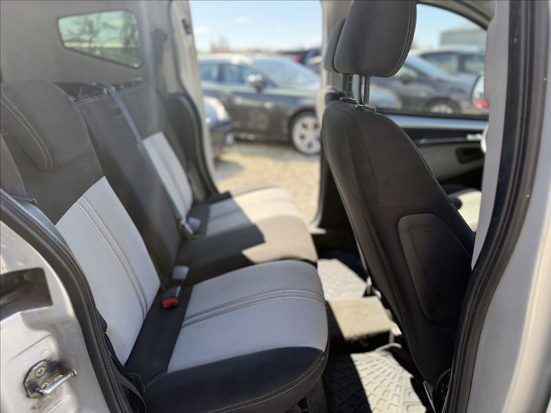 Fiat Qubo 1,4 i + CNG - fotka 21 z 24