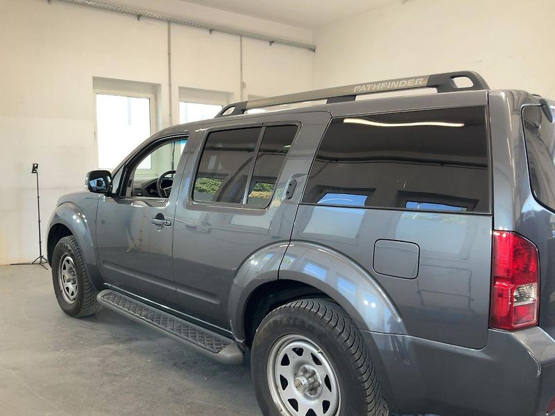 Nissan Pathfinder 2.5 dCi LE 140Kw manuál  - fotka 4 z 26