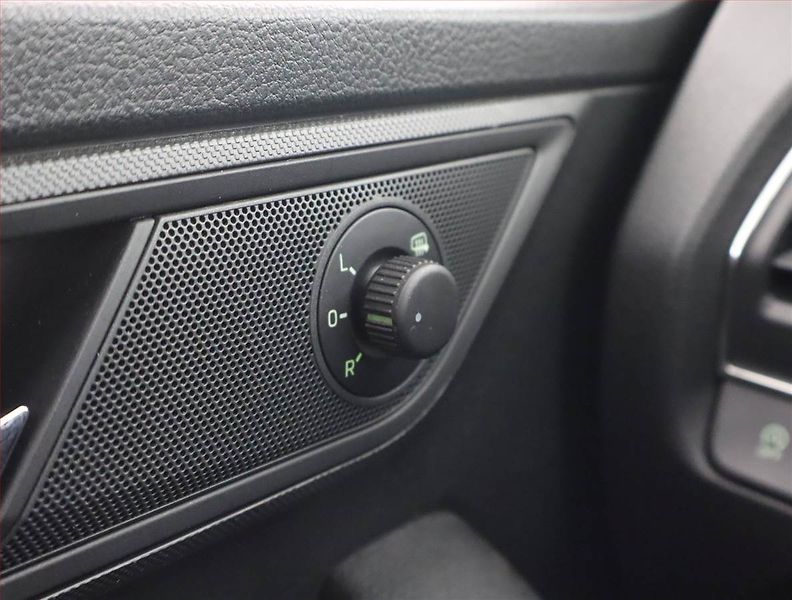 Škoda Fabia (2019) Style Plus 1.0 TSI, Serv.kniha - fotka 17 z 24