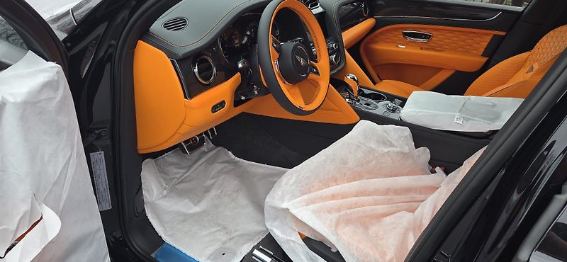Bentley Bentayga 4.0 V8 Speed 4WD,Rezervace - fotka 3 z 16