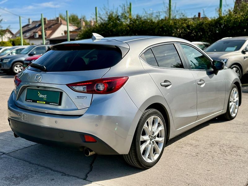 Mazda 3 - fotka 2 z 9