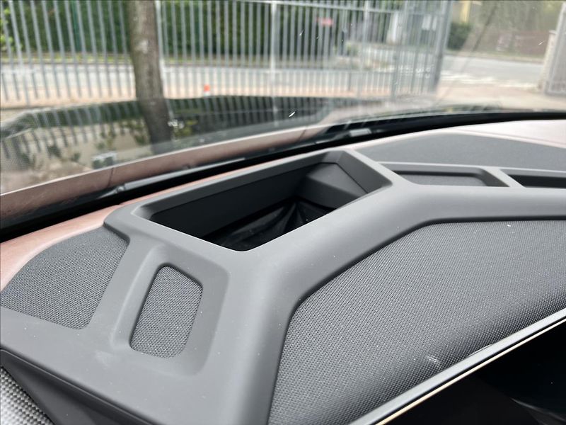 BMW XM 4.4 - fotka 36 z 48