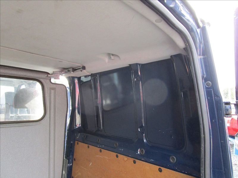 Ford Transit 260S 2.2TDCi Klima, 6 míst - fotka 32 z 39