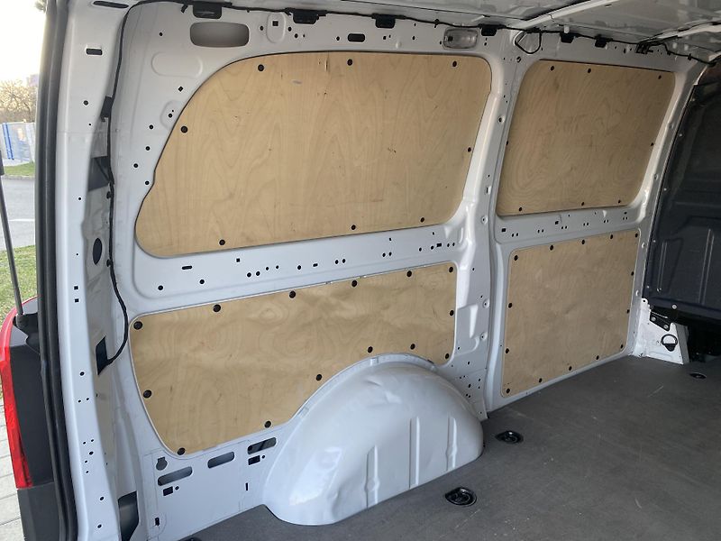 Mercedes-Benz Vito (2021) 110,L2H1,LONG, VÝB STAV!! - fotka 38 z 43
