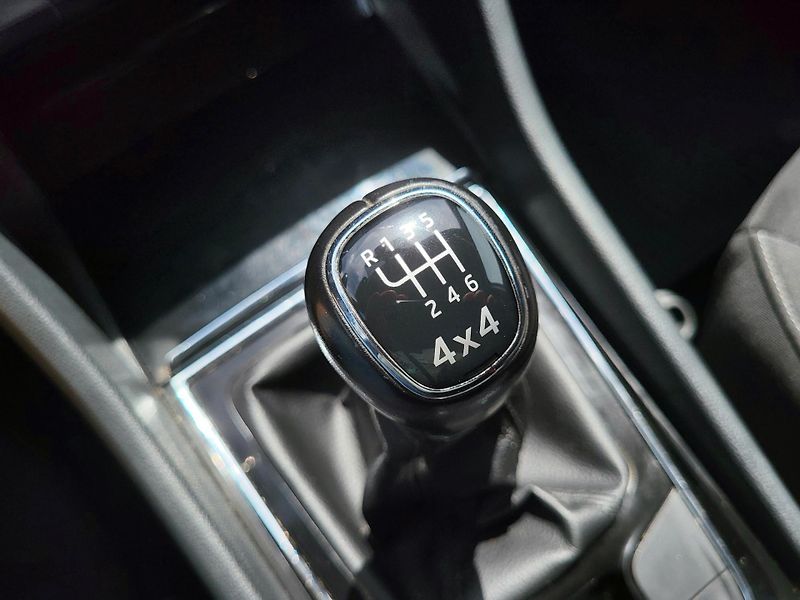 Škoda Karoq 2.0 TDi 110kW 4x4 AMBITION *ČR - fotka 25 z 47