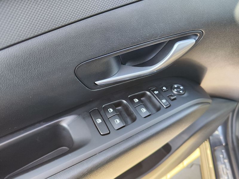 Hyundai Tucson 1.6 T-GDI/110kW Comfort - fotka 28 z 31
