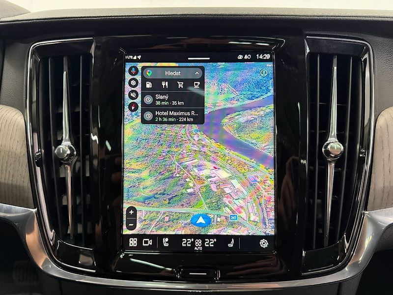 Volvo V90 B4 AWD ADVANCED, H&K, PANO, KE - fotka 12 z 26