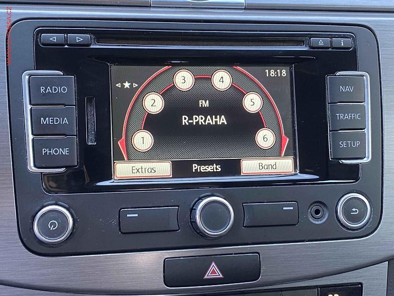 Volkswagen Passat (2013) 1.6 TDi, Comfortline, navi - fotka 16 z 18