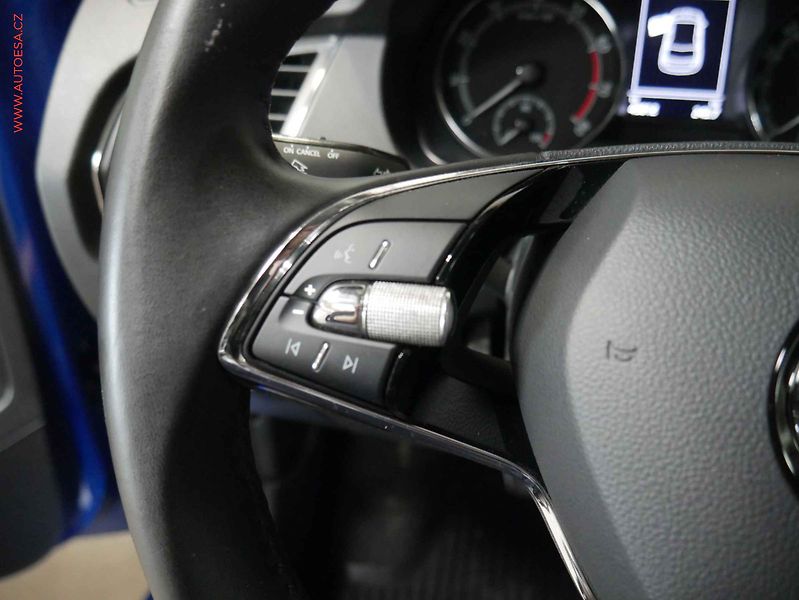 Škoda Fabia (2021) 1.0 TSi, 1.maj,ČR, AC, park - fotka 15 z 17