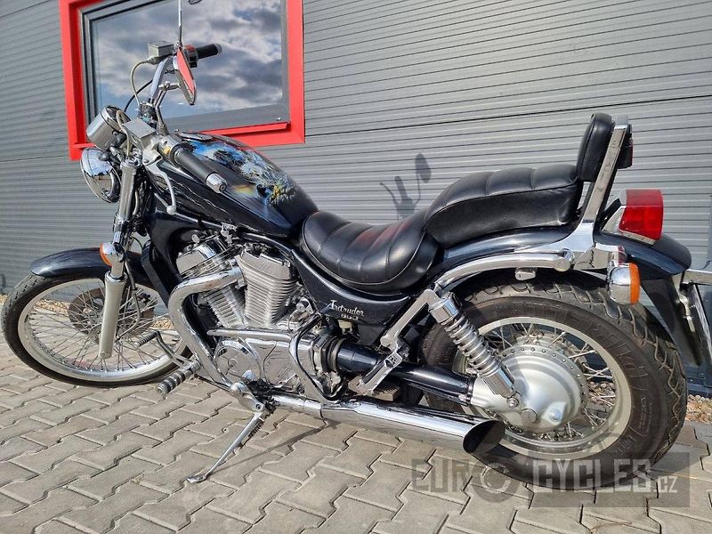 Suzuki VS 800 GL Intruder (1994) - fotka 13 z 16