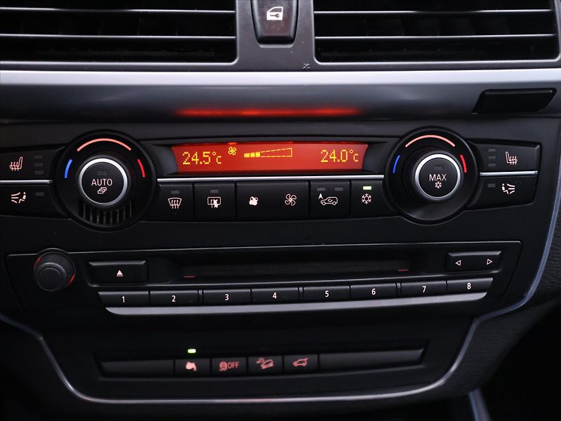 BMW X5 3,0 M50d 280kW Panorama - fotka 22 z 31