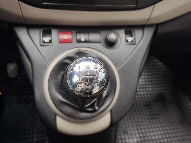 Citroën Berlingo (2016) MULTISPACE 1.6i 120k MAN5 TZ - fotka 19 z 27