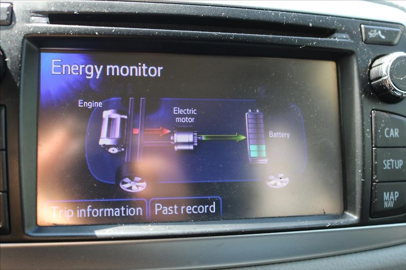 Toyota Yaris 1,5 Hybrid, Automat - fotka 25 z 40