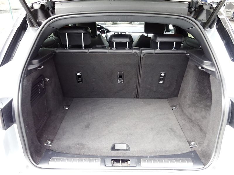 Land Rover Range Rover Evoque 2.0TD4 132kW HSE AWD Rezervace - fotka 25 z 31