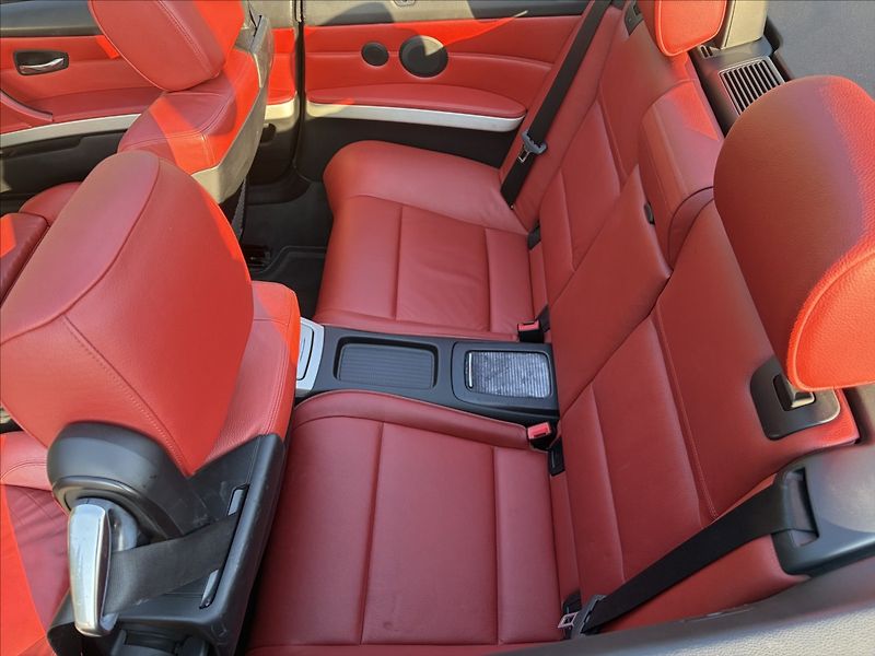BMW Řada 3 3,0 335i M-paket, nehavarováno - fotka 8 z 9
