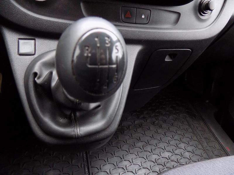 Opel Vivaro (2017) 1.6DCI/L2H1/klimatizace/ - fotka 27 z 28