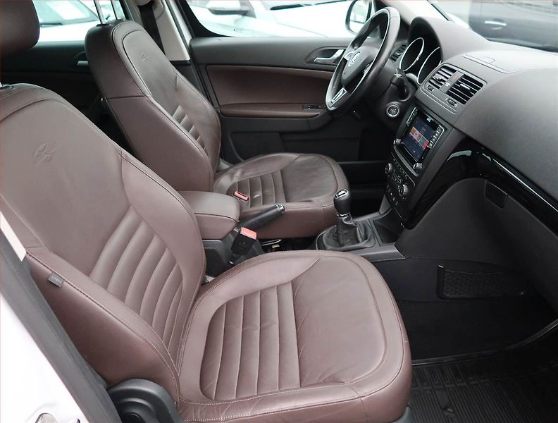 Škoda Yeti (2016) Laurin&Klement 2.0 TDI, 4X4 - fotka 9 z 23