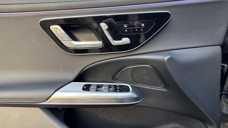Mercedes-Benz Třídy E (2025) E300de 4MATIC AMG,DIGI LIGHT - fotka 14 z 27