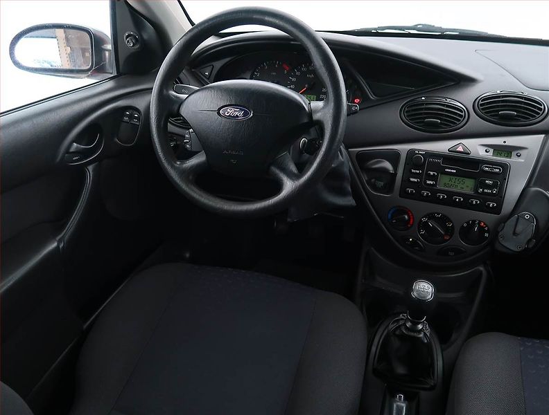 Ford Focus (2003) 1.8 TDDi, po STK, Tažné, Klima - fotka 7 z 14