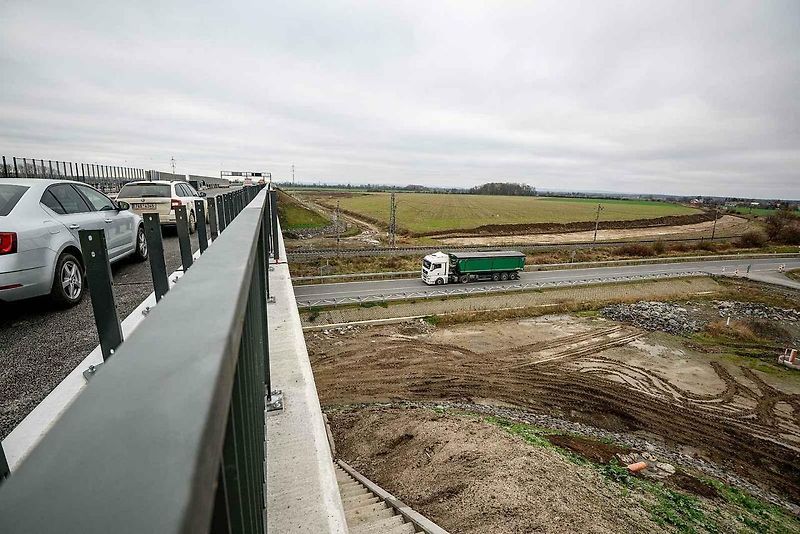 Fototermín v rámci ukázky postupu stavby dálnice D1 Říkovice–Přerov, 14. listopadu 2025, Přerov.