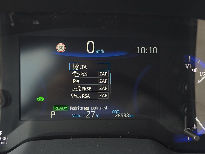Toyota Corolla (2020) GR Sport 2.0 HEV A/T 131kw, se - fotka 16 z 27