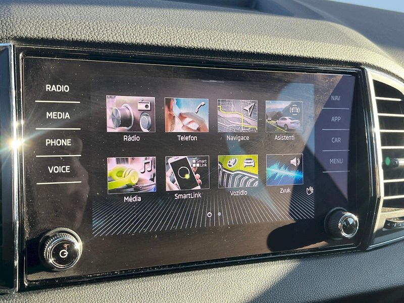 Škoda Karoq (2025) Top Selection 1,5TSI 110kW 7.s - fotka 21 z 33