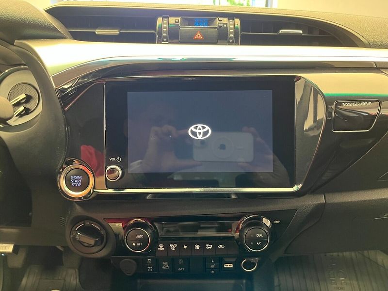 Toyota Hilux Double Cab - 2.8L Diesel - 6 M - fotka 18 z 26