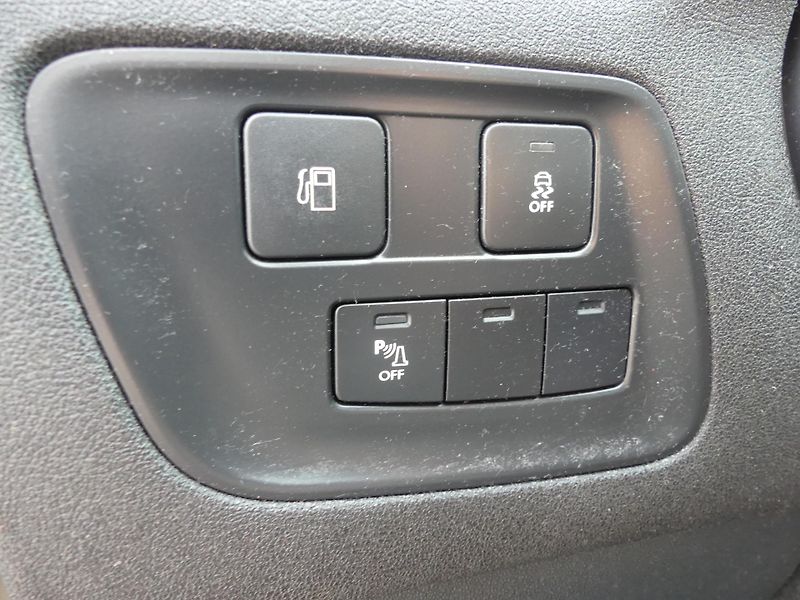 Citroën C4 (2016) 1,2 PureTech 110 MAN5 - fotka 17 z 18