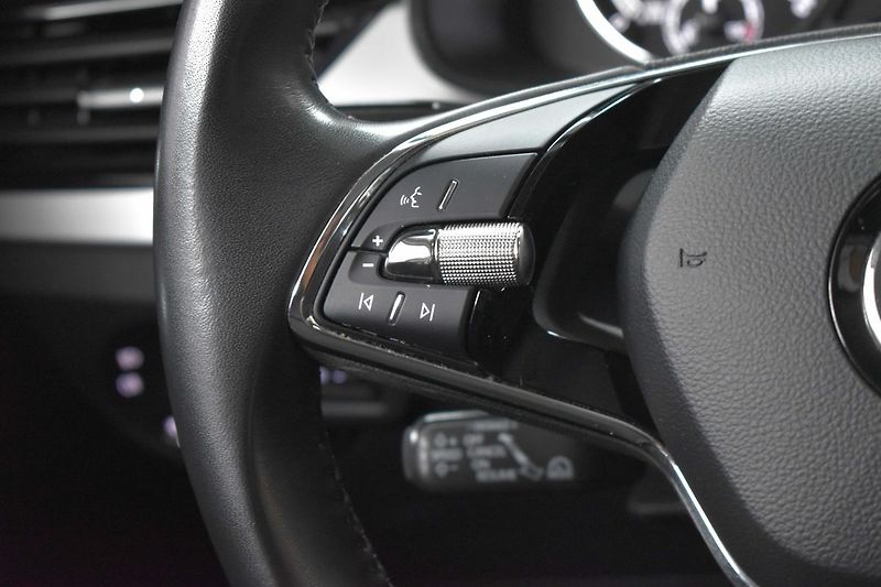 Škoda Scala 1.0 TSI 81kW *KAMERA*ACC* - fotka 16 z 38