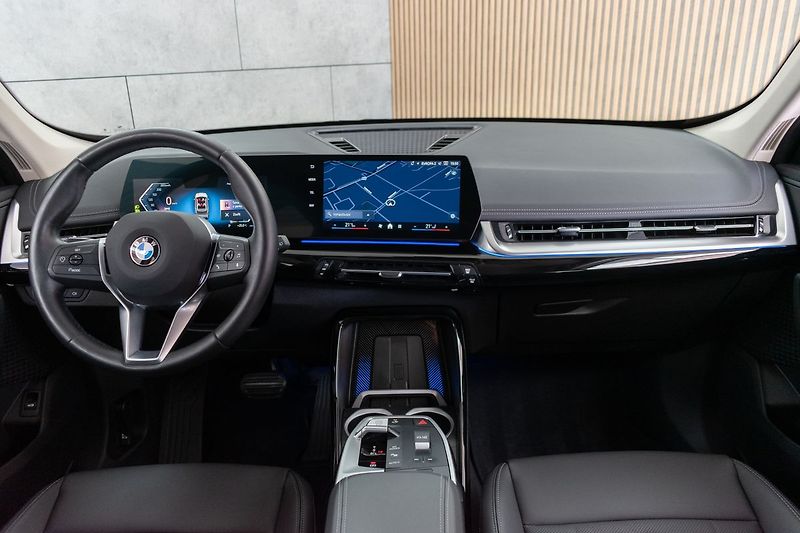 BMW X1 xDrive20d TAŽNÉ*ZÁRUKA*ČR 1.M* - fotka 8 z 43