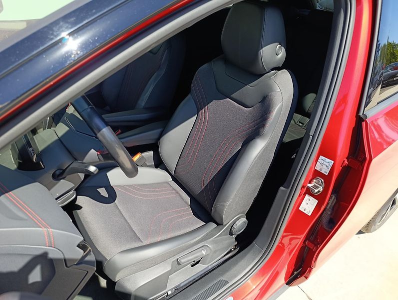 Volkswagen ID.4 GTX 220kW 4MOTION 82kWh - fotka 12 z 32