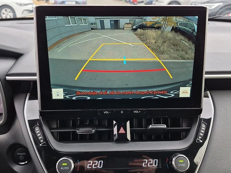 Toyota Corolla Cross Style Tech 1,8 HEV e-CVT - fotka 19 z 26