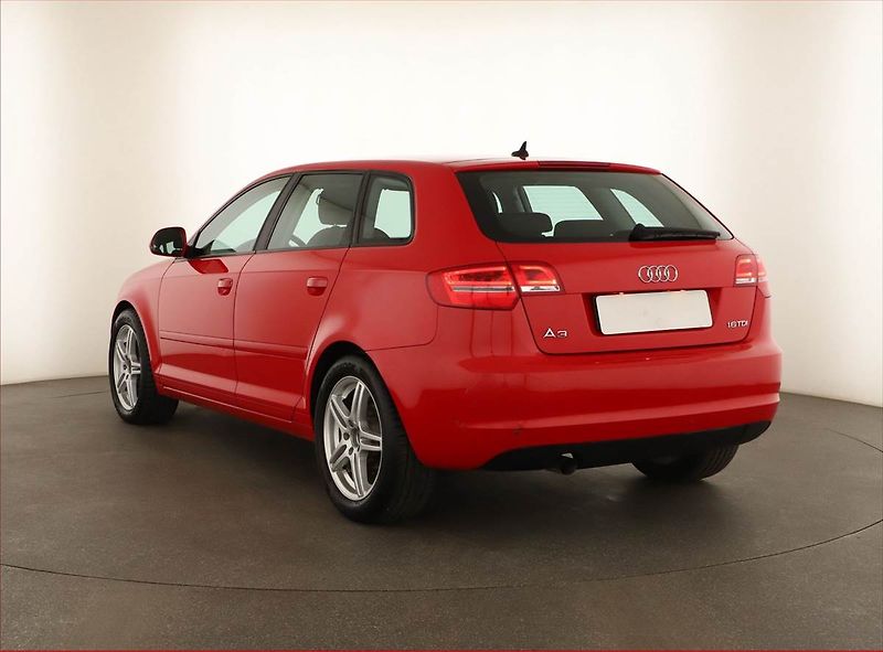 Audi A3 (2010) 1.6 TDI, Tempomat - fotka 4 z 13