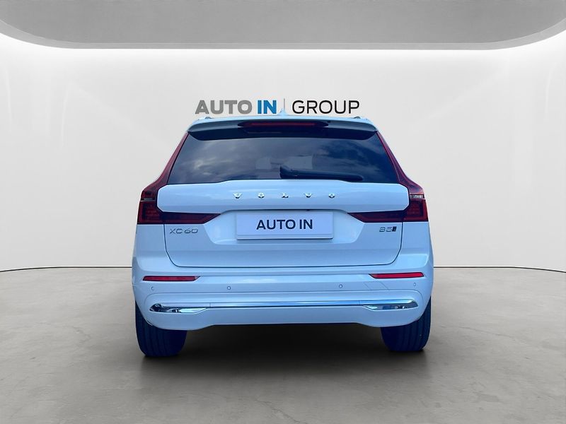 Volvo XC60 (2026) PLUS BRIGHT B5 AWD 360°KAMERA - fotka 5 z 19