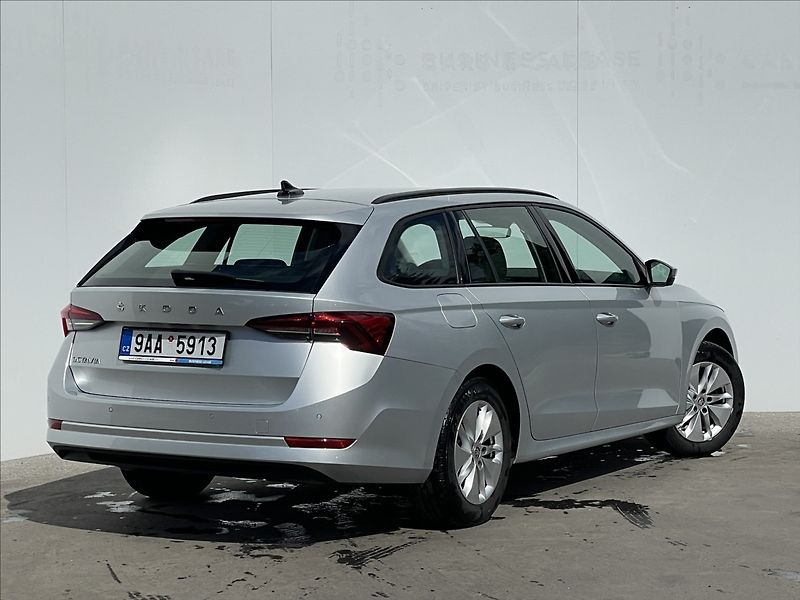 Škoda Octavia 2,0 TDI Combi Ambition Plus - fotka 2 z 19
