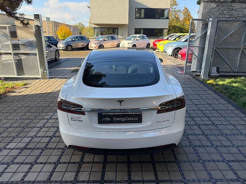 Tesla Model S Long Range Plus AWD EAP - fotka 34 z 37